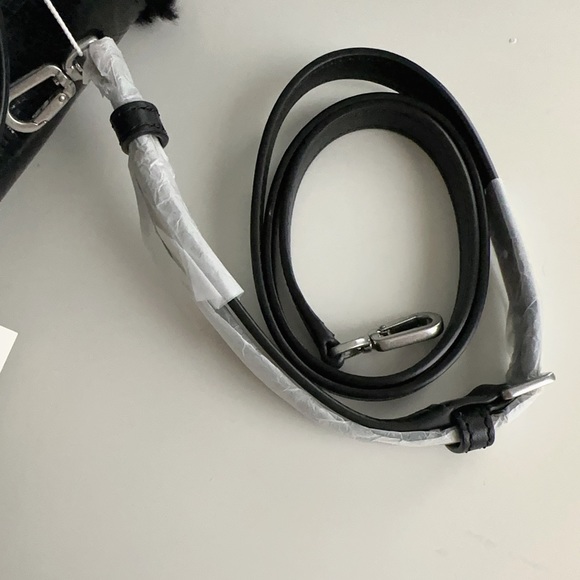 NWT Tory Burch Blake Patent Leather Shearling Small Tote Crossbody In Black - Picture 5 of 6